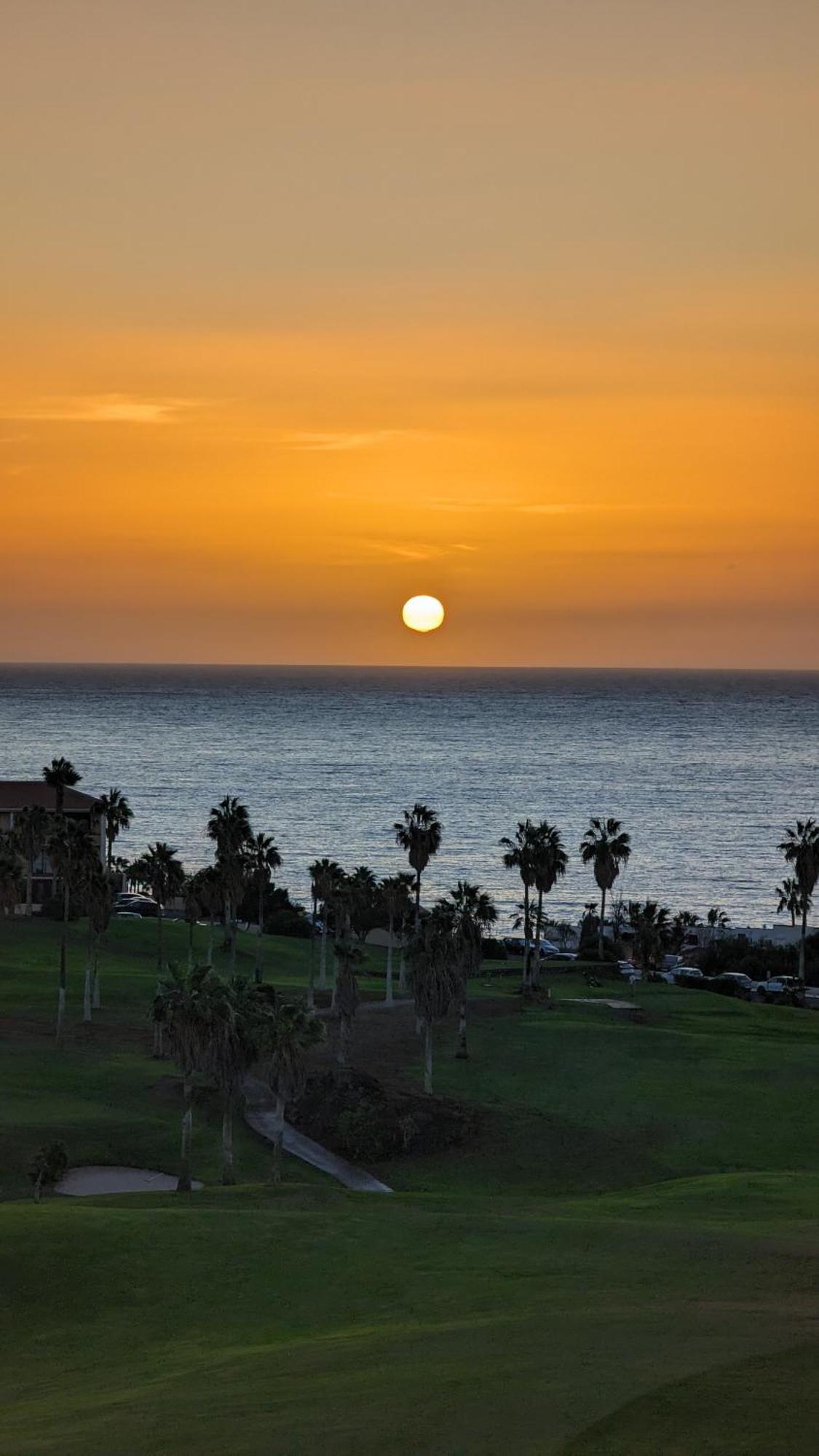 Golf View Apartment - Stunning Ocean View Golf Del Sur San Miguel de Abona Esterno foto