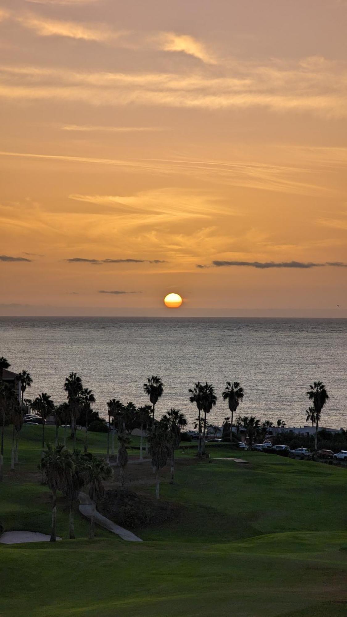 Golf View Apartment - Stunning Ocean View Golf Del Sur San Miguel de Abona Esterno foto